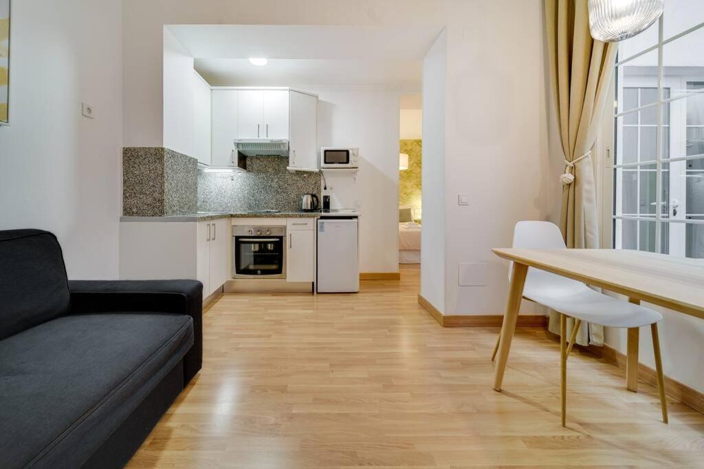 Encantador Apartamento Con Patio 马拉加 外观 照片